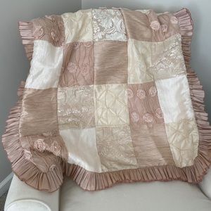 Glenna Jean baby bedding